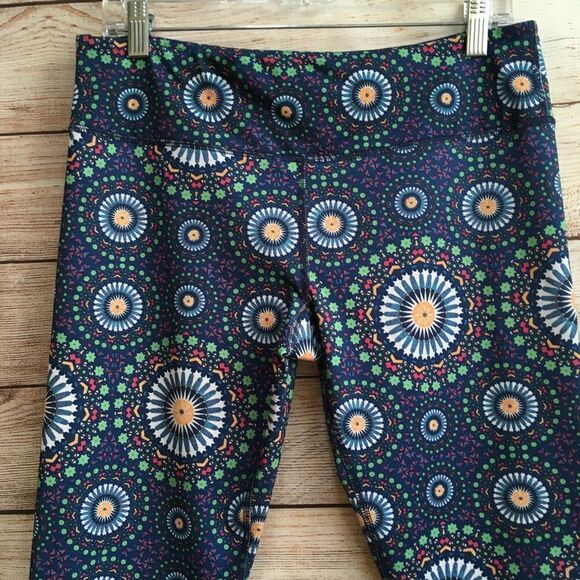 SCORPIO SOL CROPPED LEGGINGS IN BLUE PRINT - Picture 5 of 5